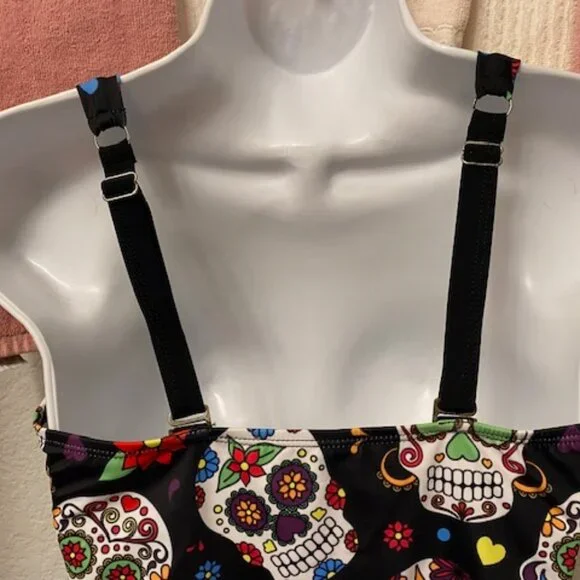 SUGAR SKULL Black Skulls & Flowers DAY OF DEAD Full Coverage TANKINI Swimsuit S - Picture 9 of 11